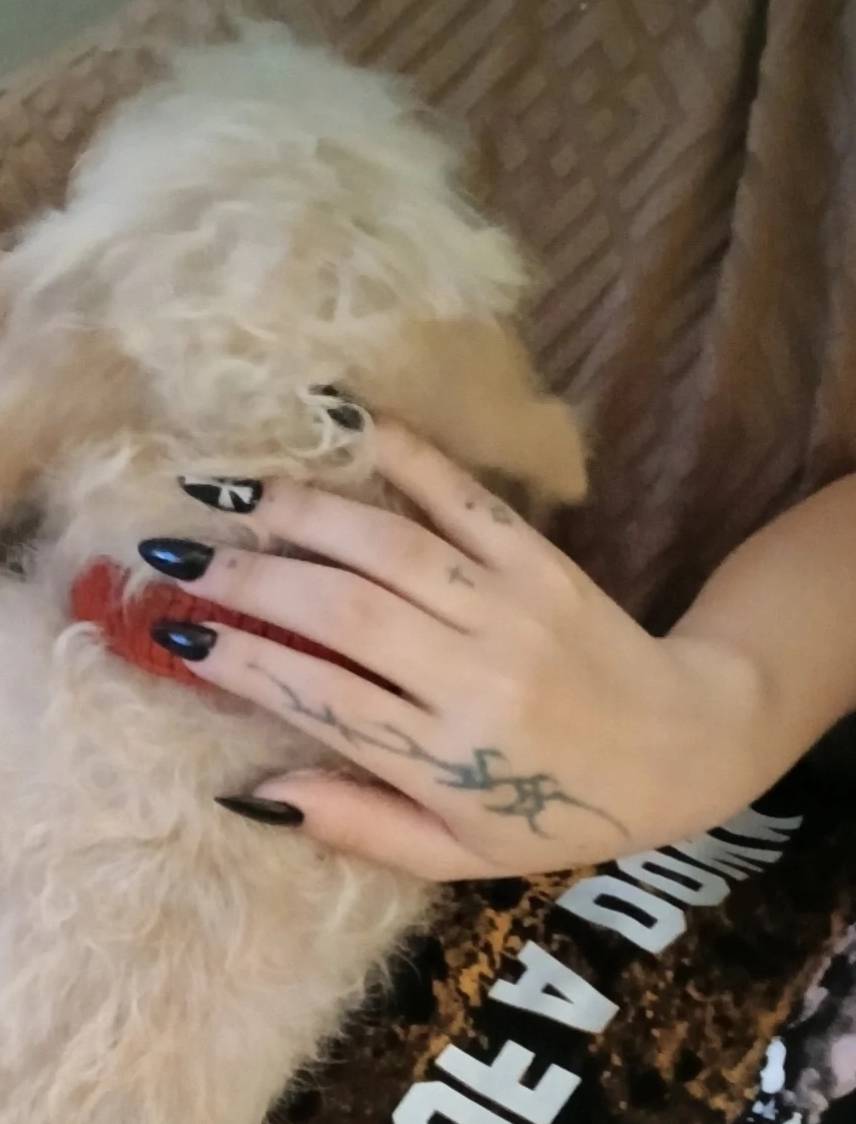 <3