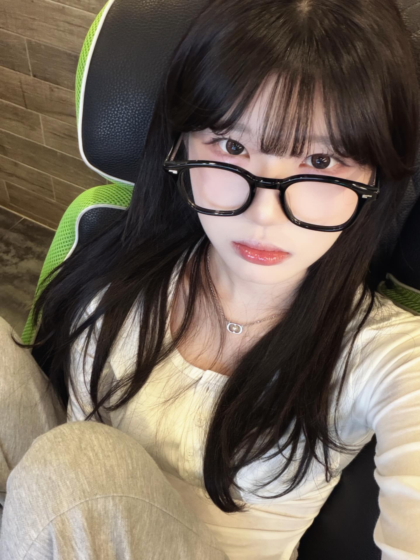 안녕하세요, 저 야라예요.