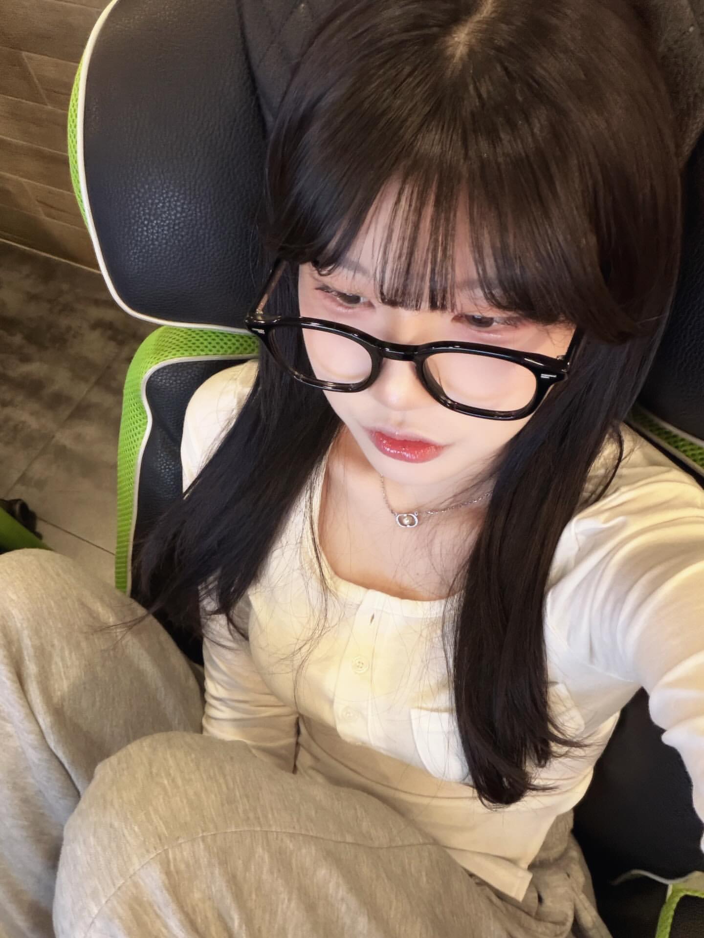 안녕하세요, 저 야라예요.
