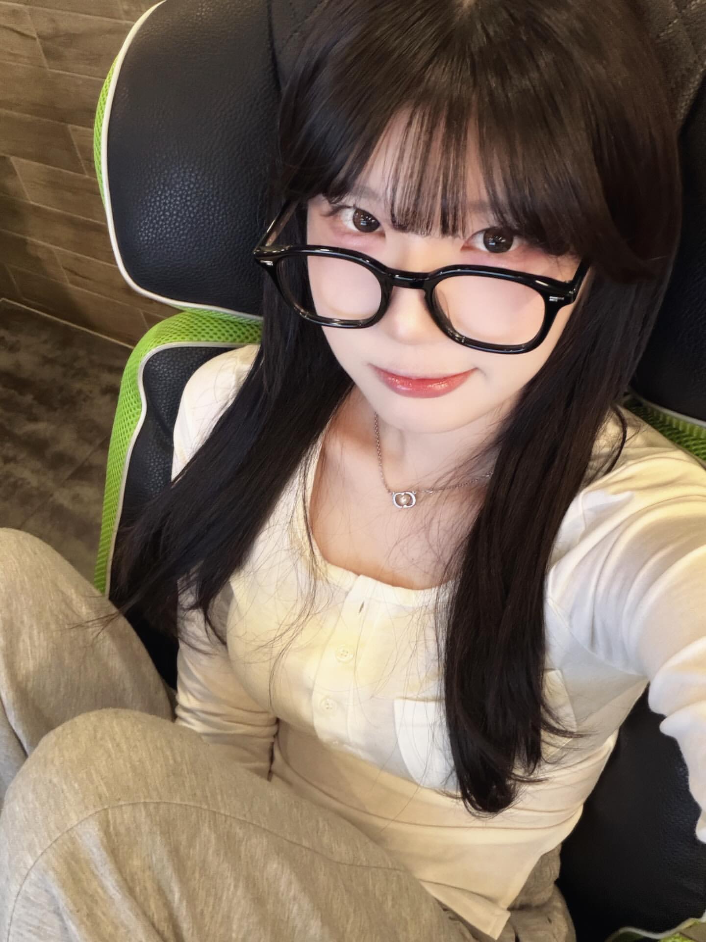 안녕하세요, 저 야라예요.